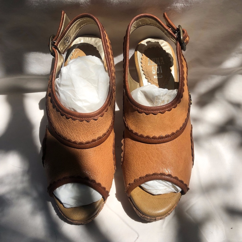 Anna Sui brown leather wedges size 6